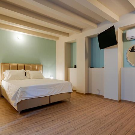 Romana Boutique Bukares Bagian luar foto