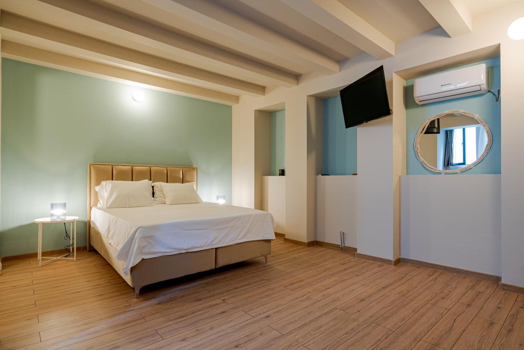 Romana Boutique Bukares Bagian luar foto