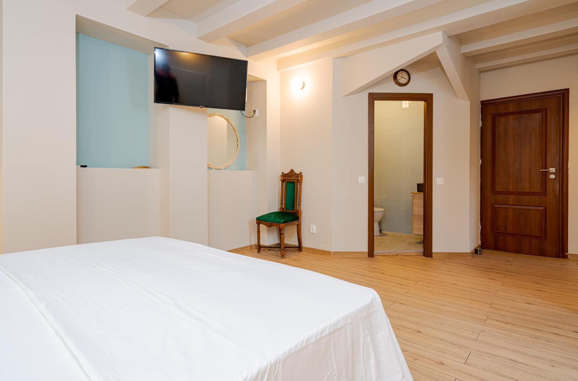Romana Boutique Bukares Bagian luar foto