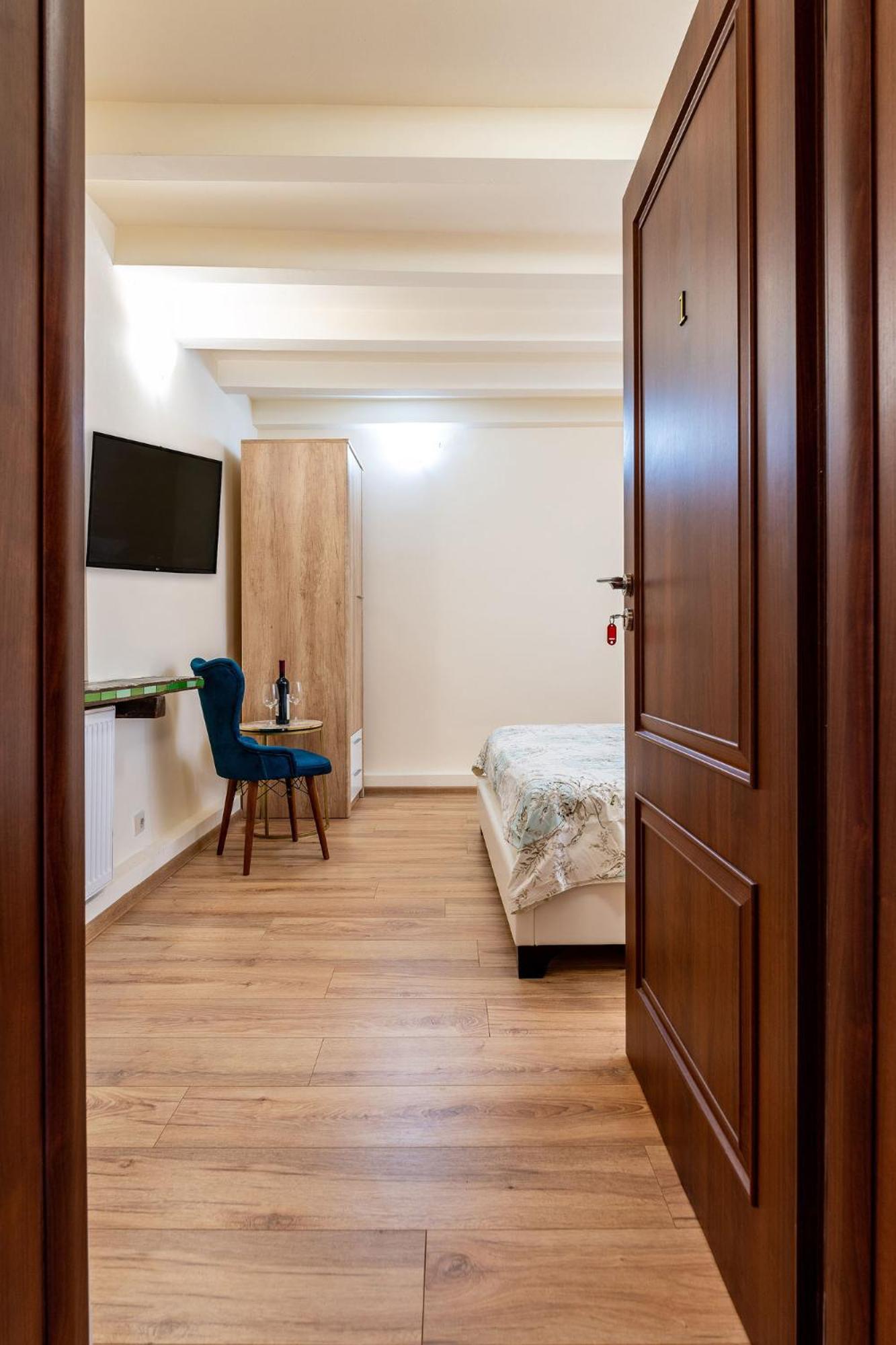 Romana Boutique Bukares Bagian luar foto