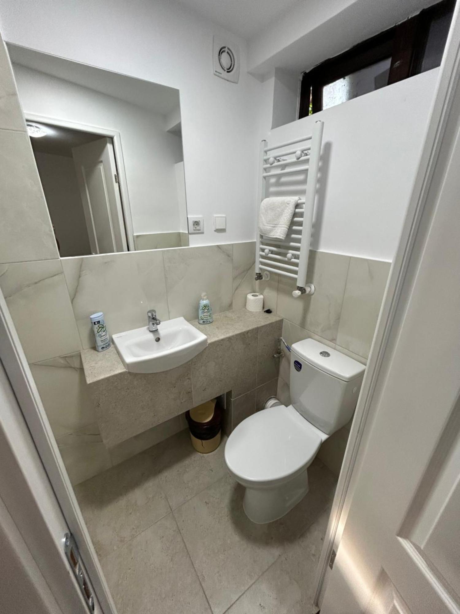 Romana Boutique Bukares Bagian luar foto