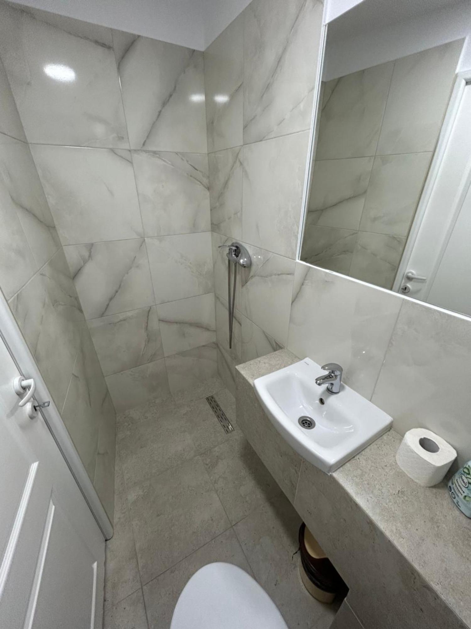 Romana Boutique Bukares Bagian luar foto