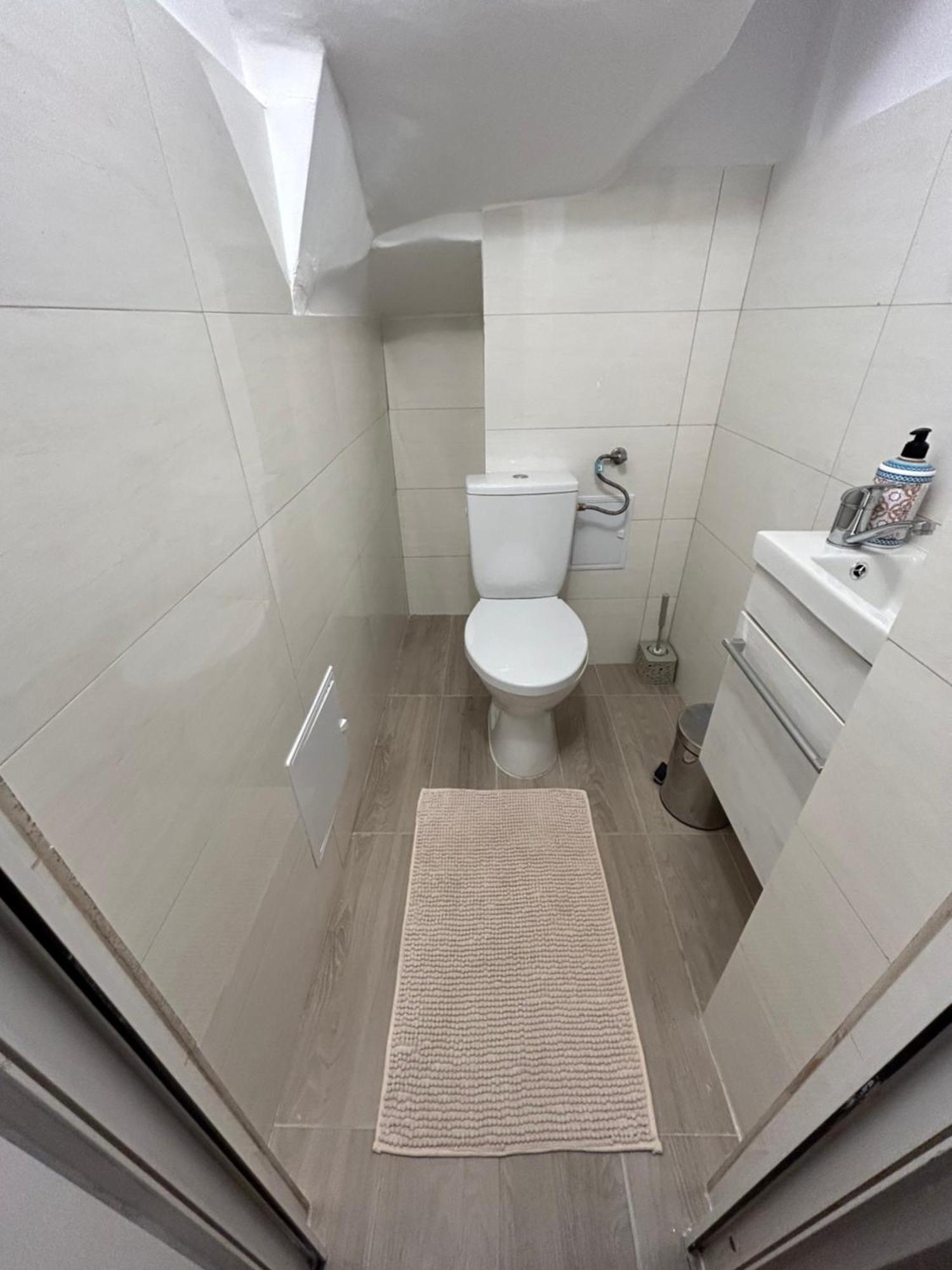 Romana Boutique Bukares Bagian luar foto