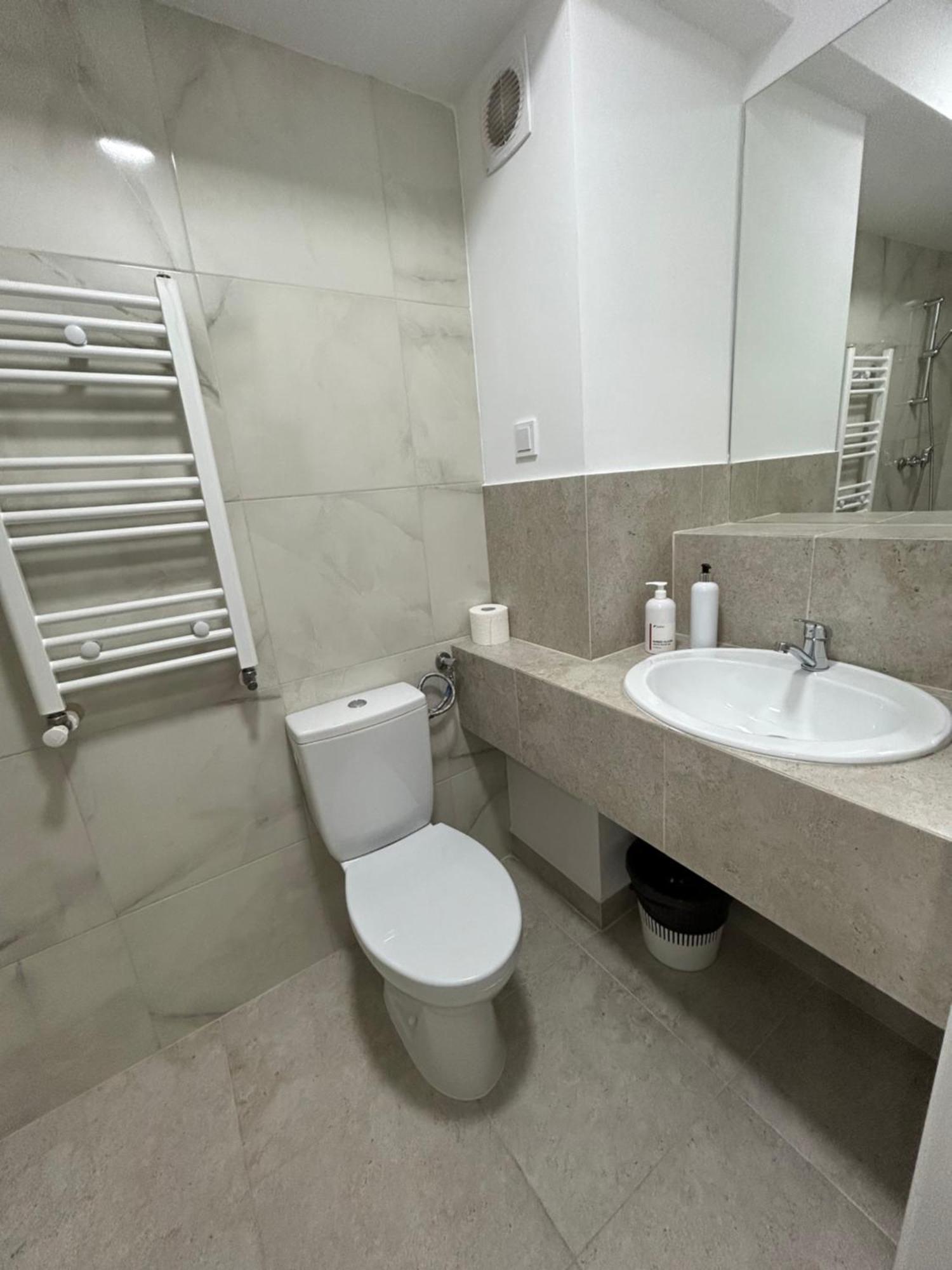 Romana Boutique Bukares Bagian luar foto