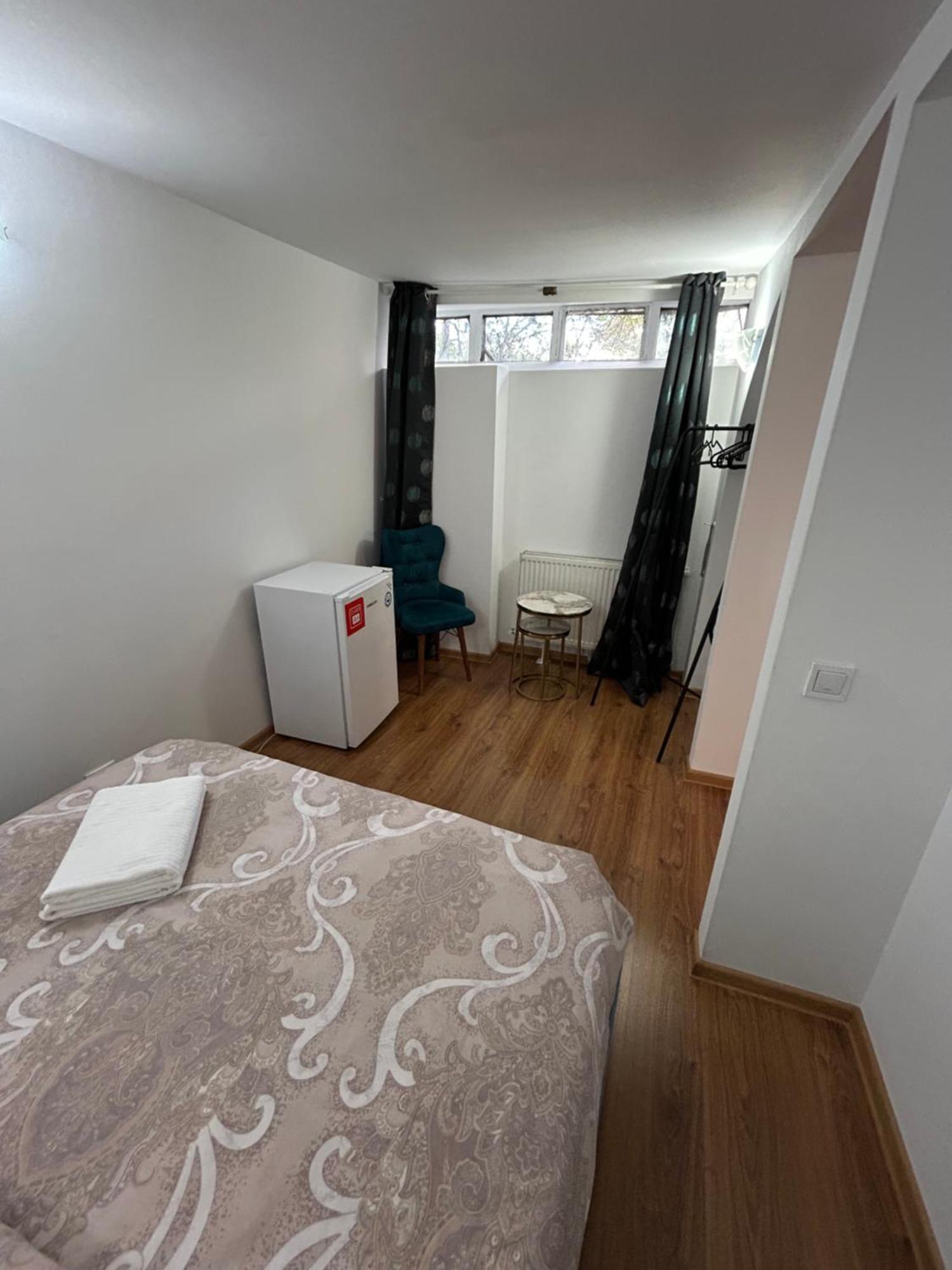 Romana Boutique Bukares Bagian luar foto