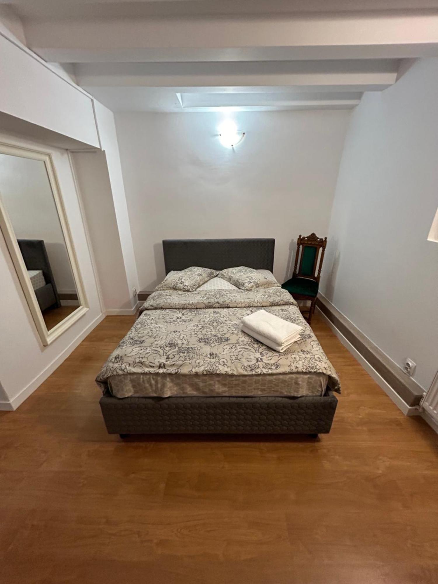 Romana Boutique Bukares Bagian luar foto