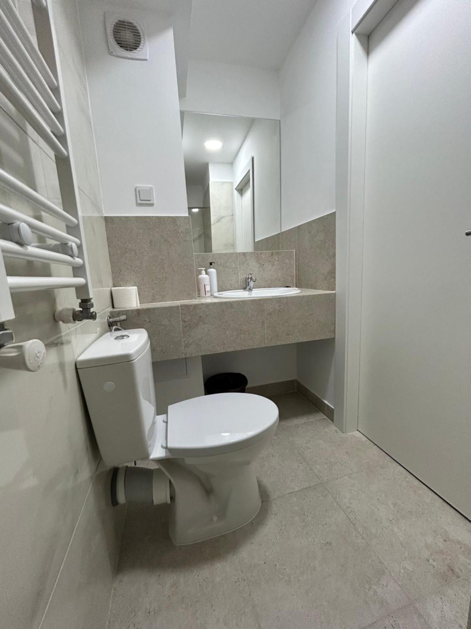 Romana Boutique Bukares Bagian luar foto