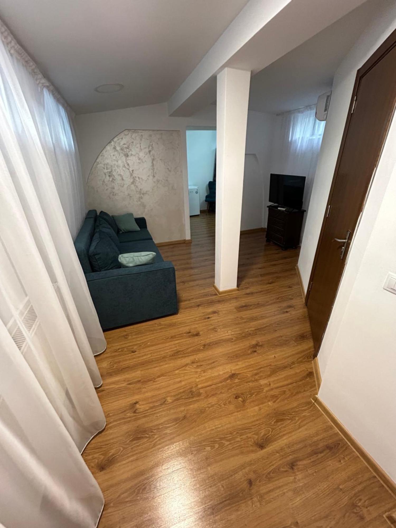 Romana Boutique Bukares Bagian luar foto