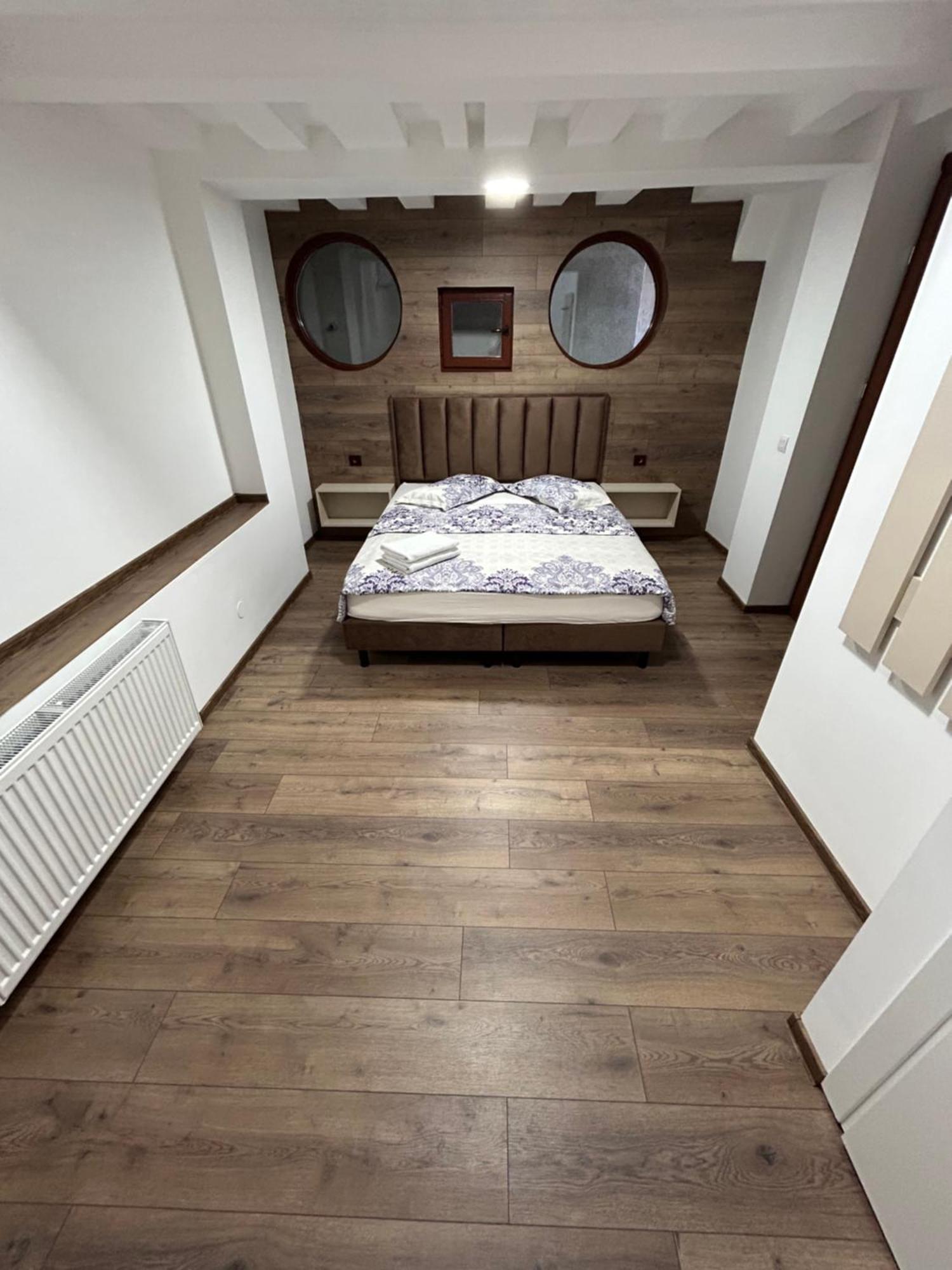 Romana Boutique Bukares Bagian luar foto