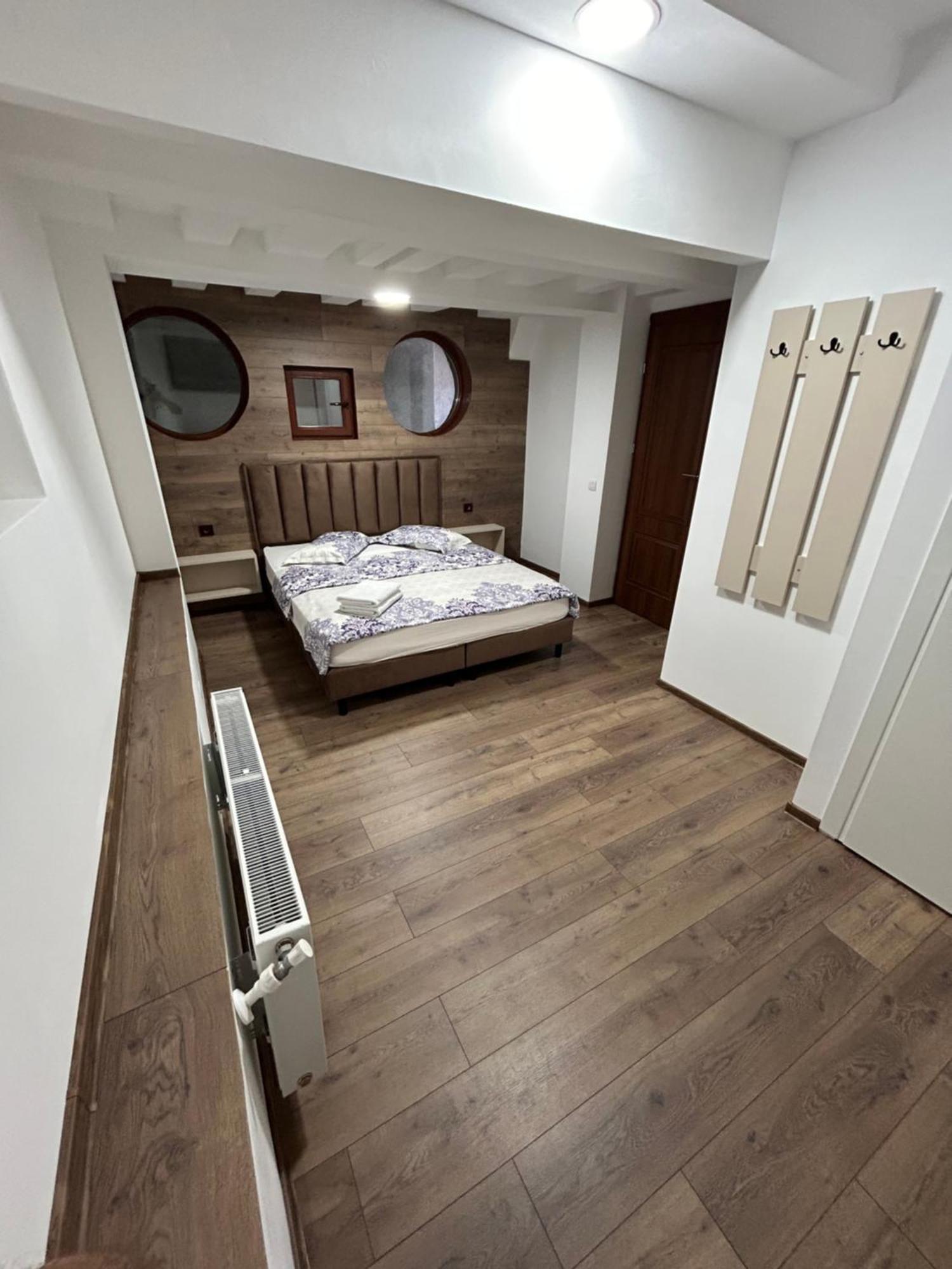 Romana Boutique Bukares Bagian luar foto