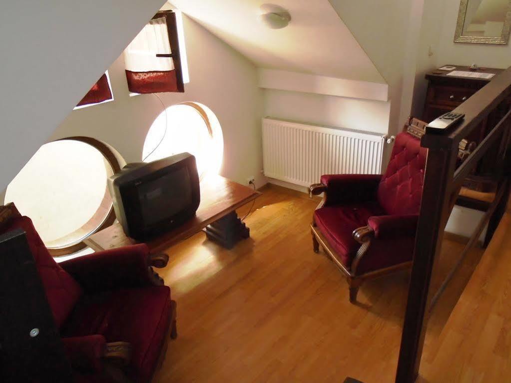 Romana Boutique Bukares Bagian luar foto